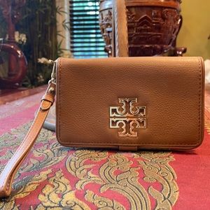 Tory Burch wrist wallet *new condition*